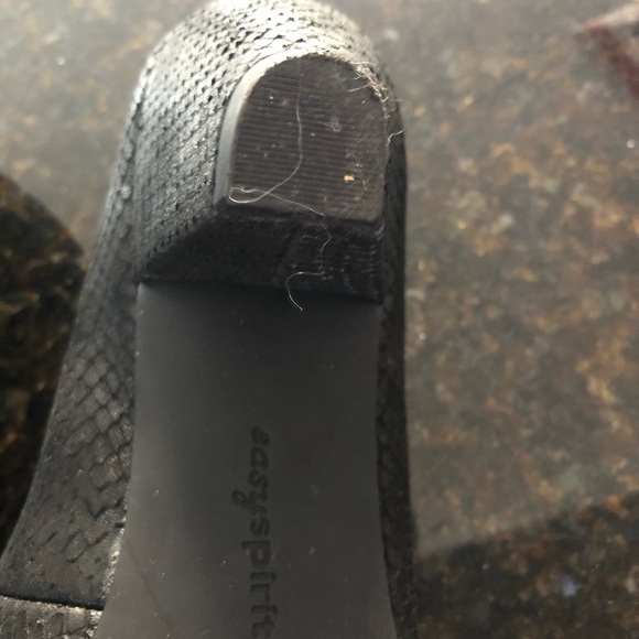 Easy Spirit black snake skin print kitten heels size 8.5 - Picture 8 of 13
